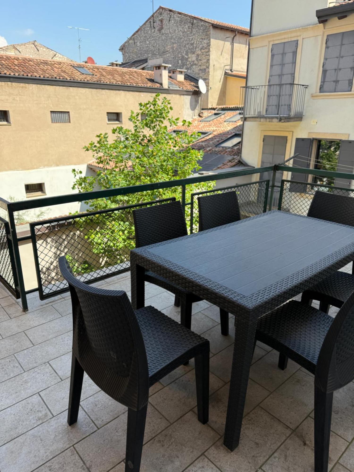 Апартаменты La Terrazza Di Vittoria Верона Экстерьер фото